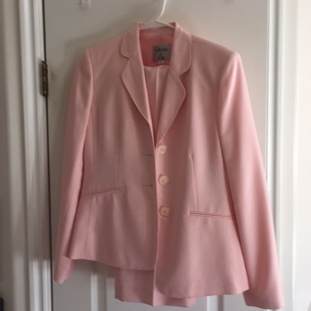 Women’s suit